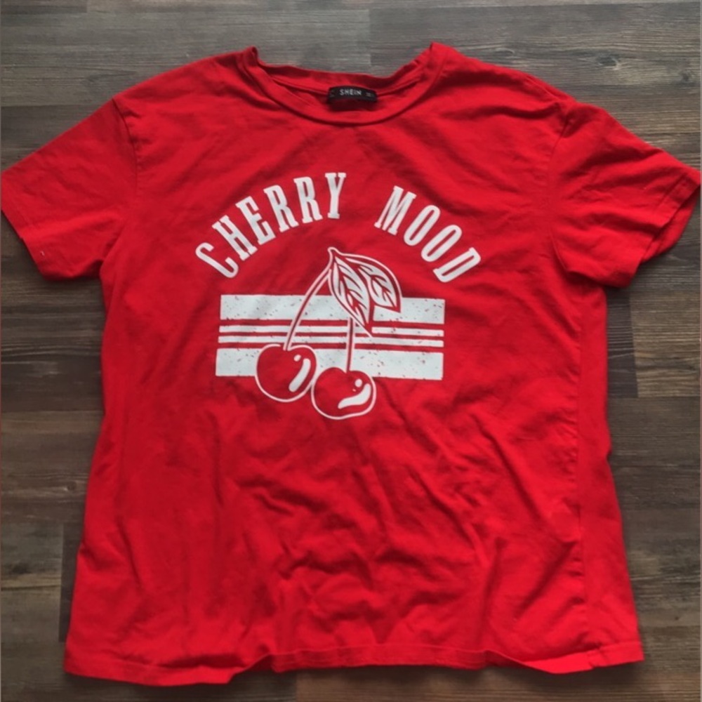 SHEIN woman’s small graphic tee